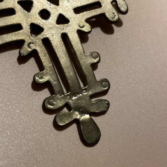 Alva Cross Necklace ♥️ - Picture 2 of 4